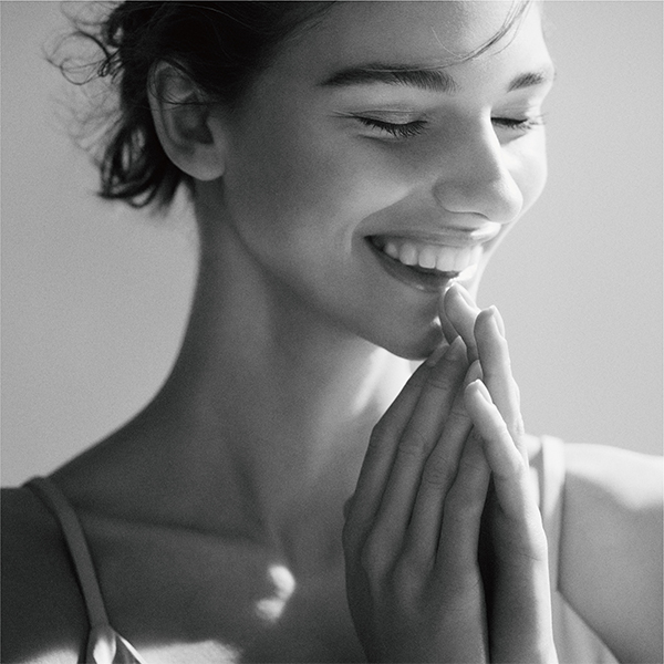 アイコニックブルーム オードパルファン