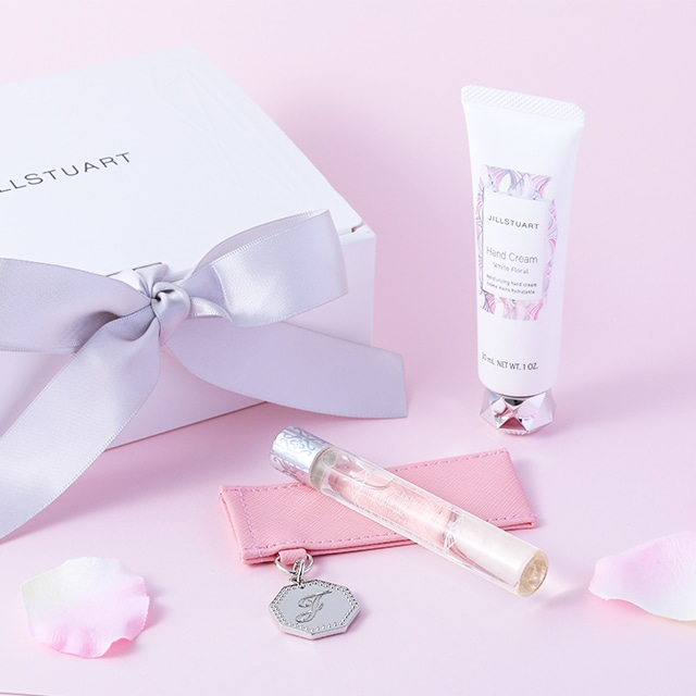 ジルスチュアート　ハンドクリーム＆ローラーボール＆ローラーボールポケットセット